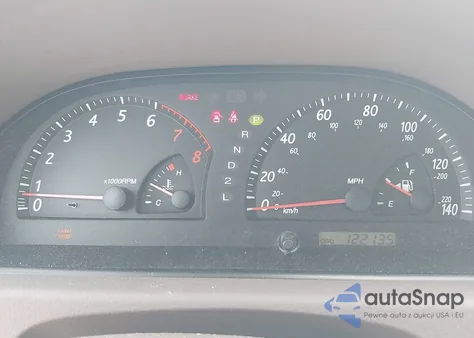 2004 Toyota Camry Le z USA, uszkodzony, nr VIN 4T1BE32K04U320925